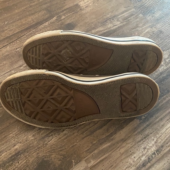 Shoes - Picture 5 of 7